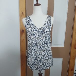 Maurices 24/7 Floral V-Neck Sleeveless Top in White and Navy
